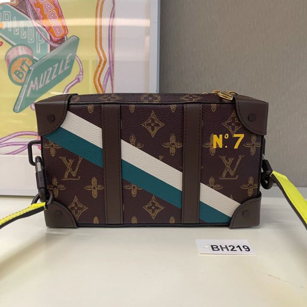 Louis Vuitton Women Pre-Loved Bag Brand New Condition